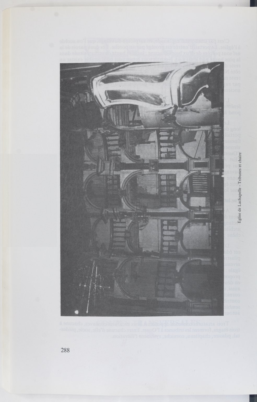 Tribunes et chaire baroque de l'église Saint-Pierre